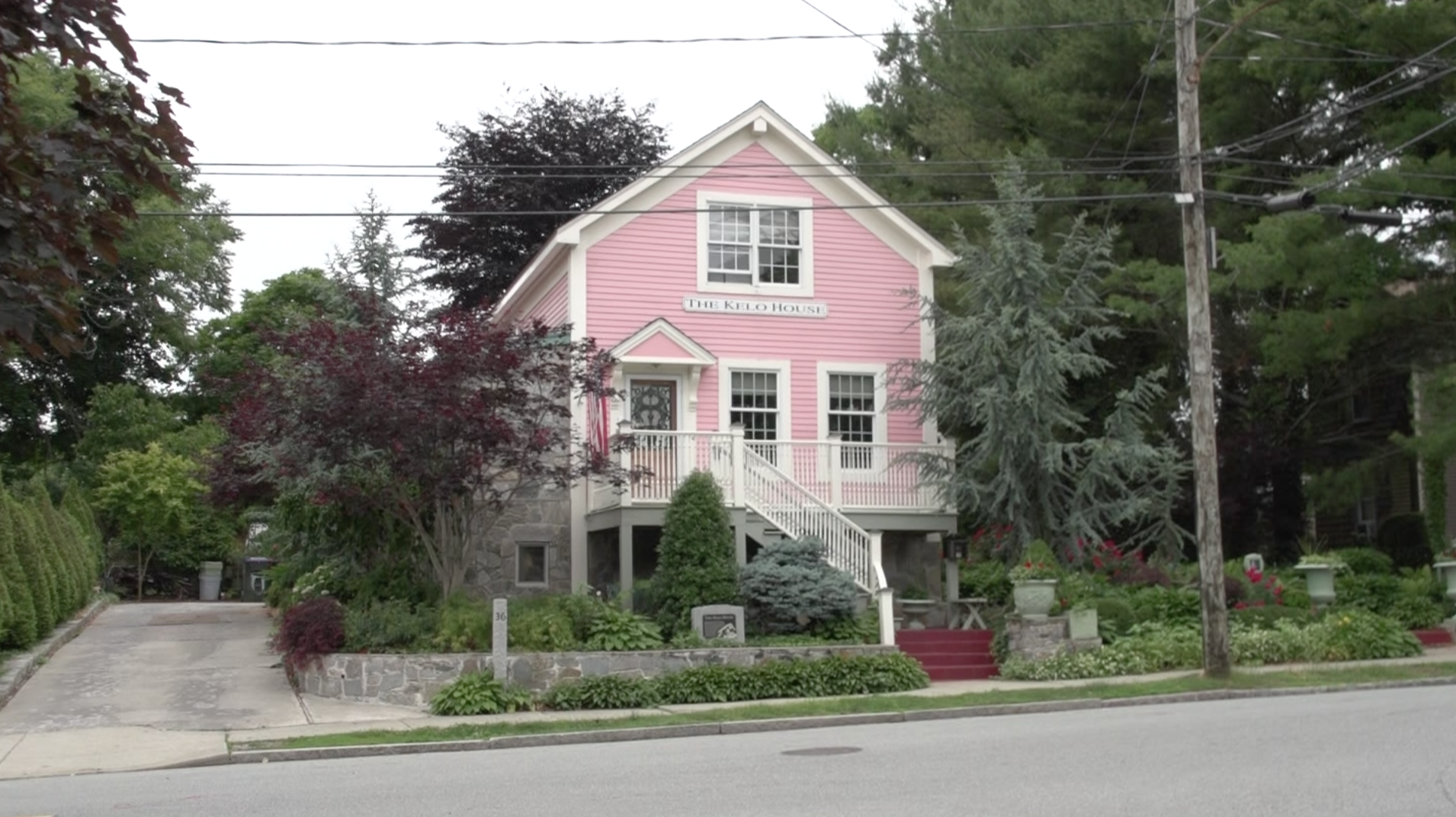Susette Kelo's pink house at its new location on Franklin St. in New London.