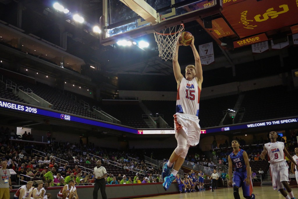 USA basketball player goes for the dunk during a game. (Photo: Flickr/SpecialOlympicsUSA)
