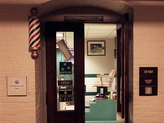 The U.S. Senate barber shop. (Photo: KRT/Newscom)