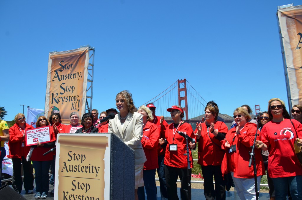 Steyer's wife, Kathryn Taylor, with hundreds of nurses after a march across the Golden Gate Bridge to protest Keystone XL pipeline and austerity. (Photo: Steve Rhodes/Creative Commons)