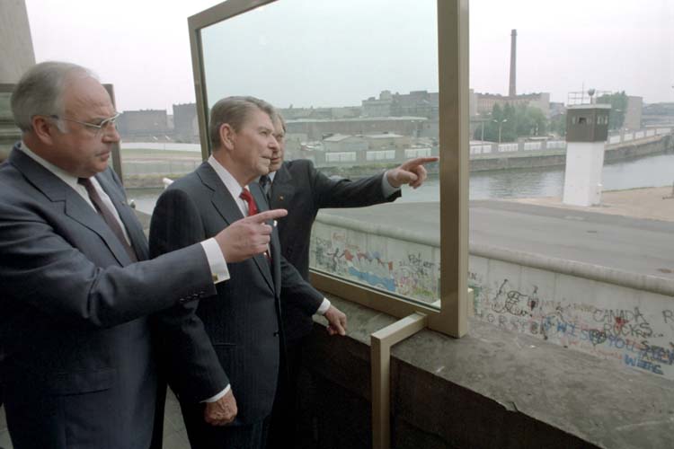 President Reagan and German Chancellor Helmut Kohl at the Berlin Wall in West Berlin. (Photo: Ronald Reagan Library)