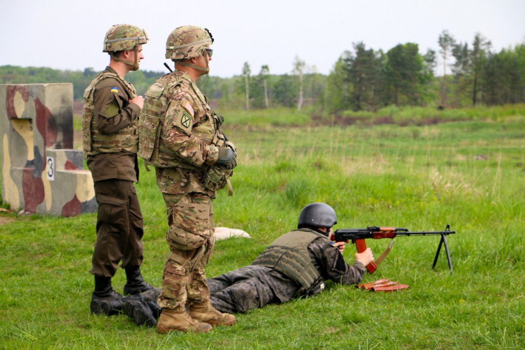 U.S. Army soldiers instruct the Ukrainian National Guard as part of Fearless Guardian, a military training exercise held in Yavoriv, Ukraine. (Photo: Nolan Peterson/The Daily Signal)