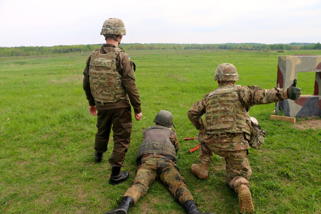 U.S. Army soldiers instruct the Ukrainian National Guard as part of Fearless Guardian, a military training exercise held in Yavoriv, Ukraine. (Photo: Nolan Peterson/The Daily Signal)