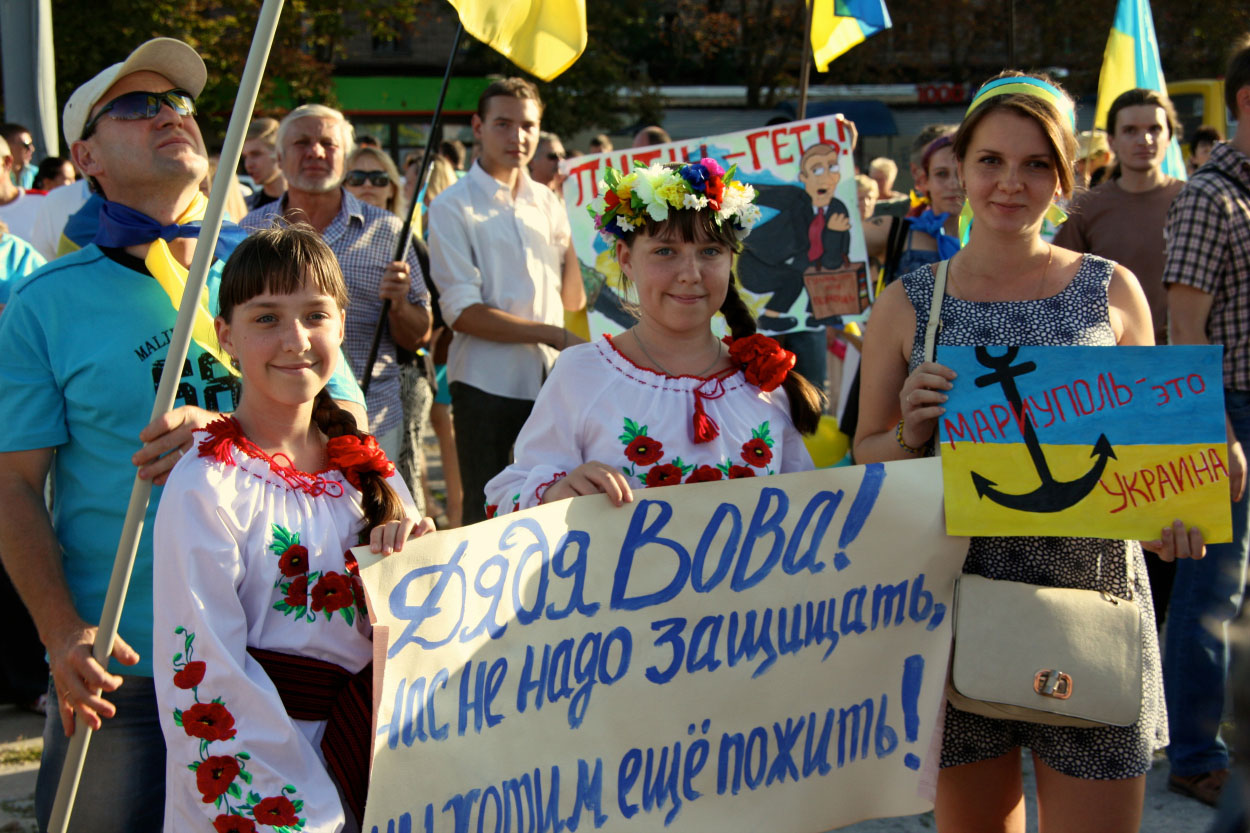 A celebration in central Mariupol after the Sept. 5, 2014, cease-fire.