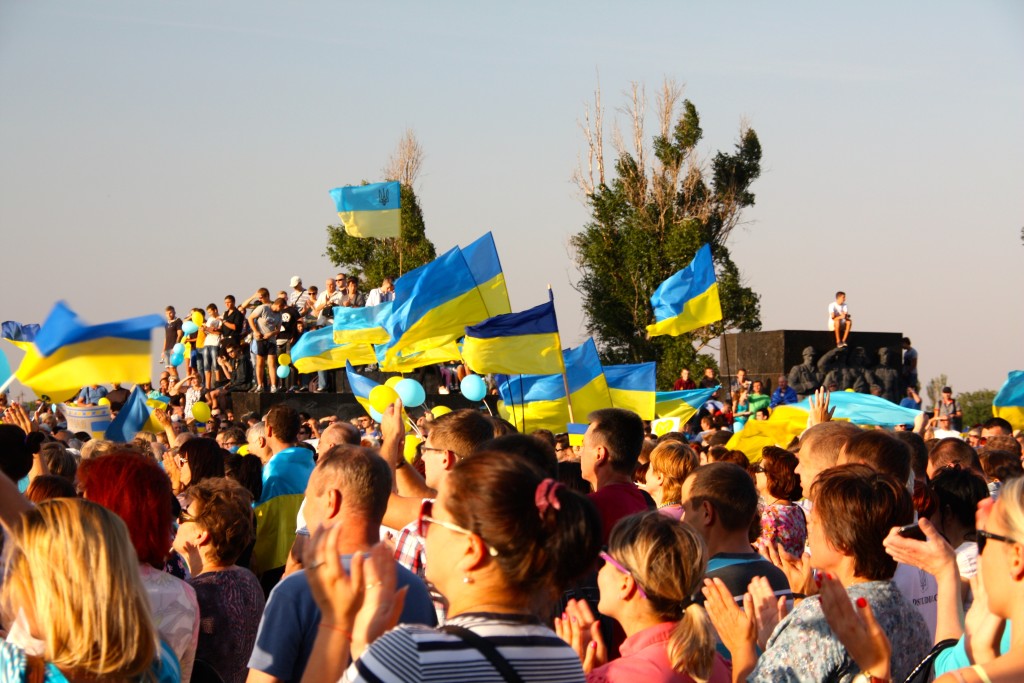 A pro-Ukraine rally in central Mariupol on Sept. 5, 2014. (Photo: Nolan Peterson/The Daily Signal)