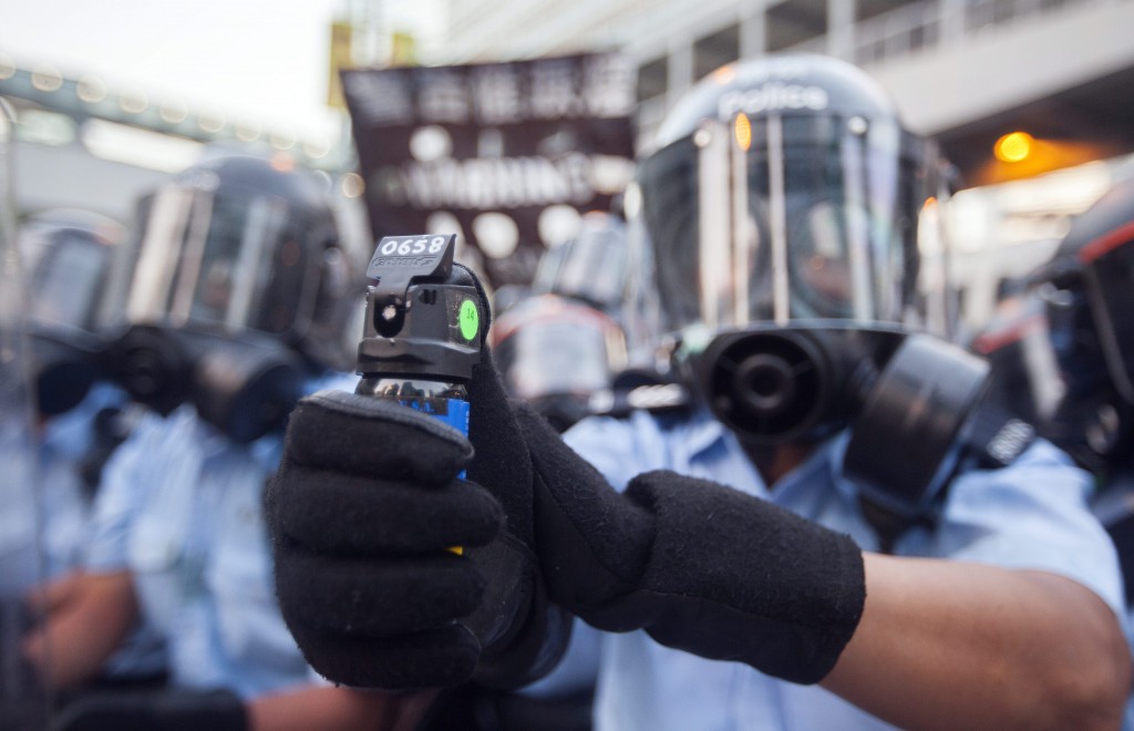 Hong Kong police fires tear gas at pro-democracy protesters