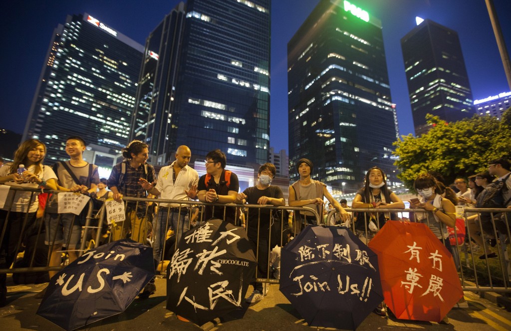 Hong Kong sees second day of mass protests for Occupy Hong Kong