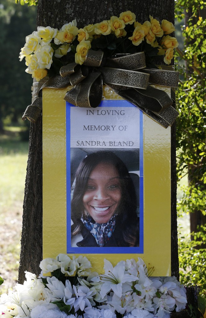 A memorial for Sandra Bland is seen at the site where she got pulled over by a Texas Department of Public Safety officer in Prairie View, Texas. (Photo: Aaron M. Sprecher/EPA/Newscom)