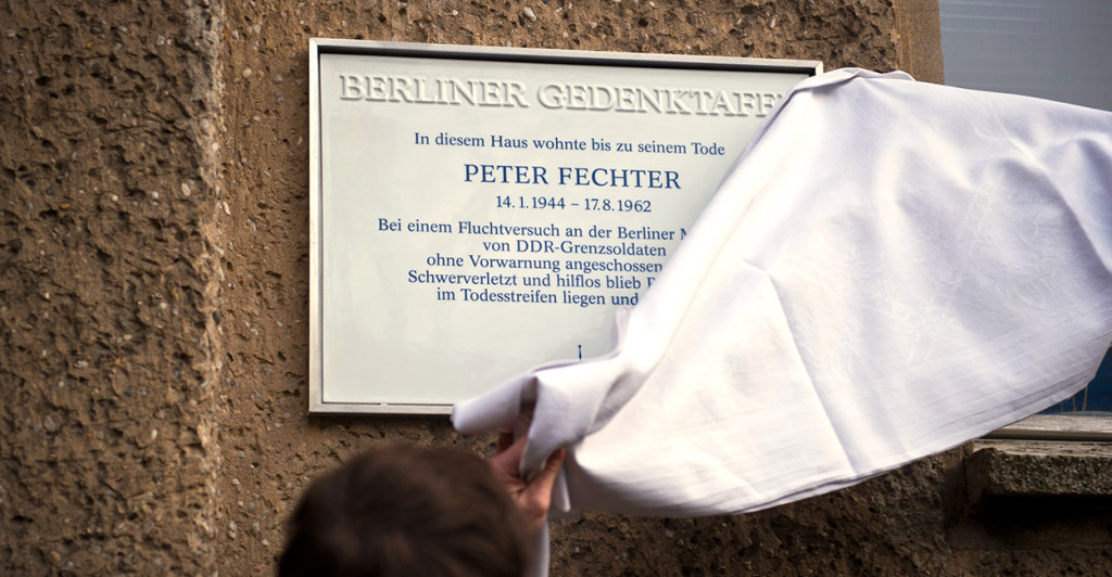 A memorial plaque was unveiled at Peter Fechter's house in Berlin on what would have been his 70th birthday. (Photo: Newscom)
