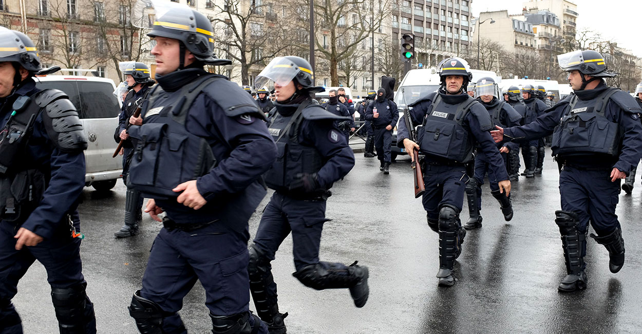 Policías franceses