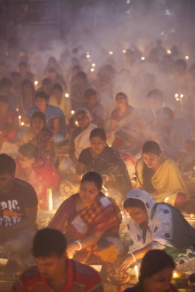 People of Hindu Community (Bangladesh) celebrating “Rakher Upobas." (Photo: Newscom)