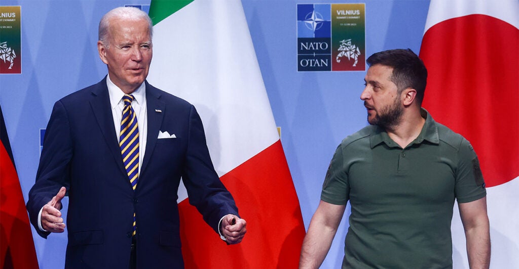 President Joe Biden and Ukrainian President Volodomyr Zelenskyy on stage