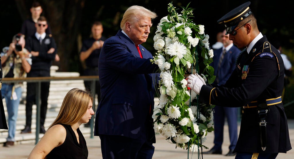 Donald Trump lays wreath at Arlington National Cemetery