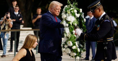 Donald Trump lays wreath at Arlington National Cemetery