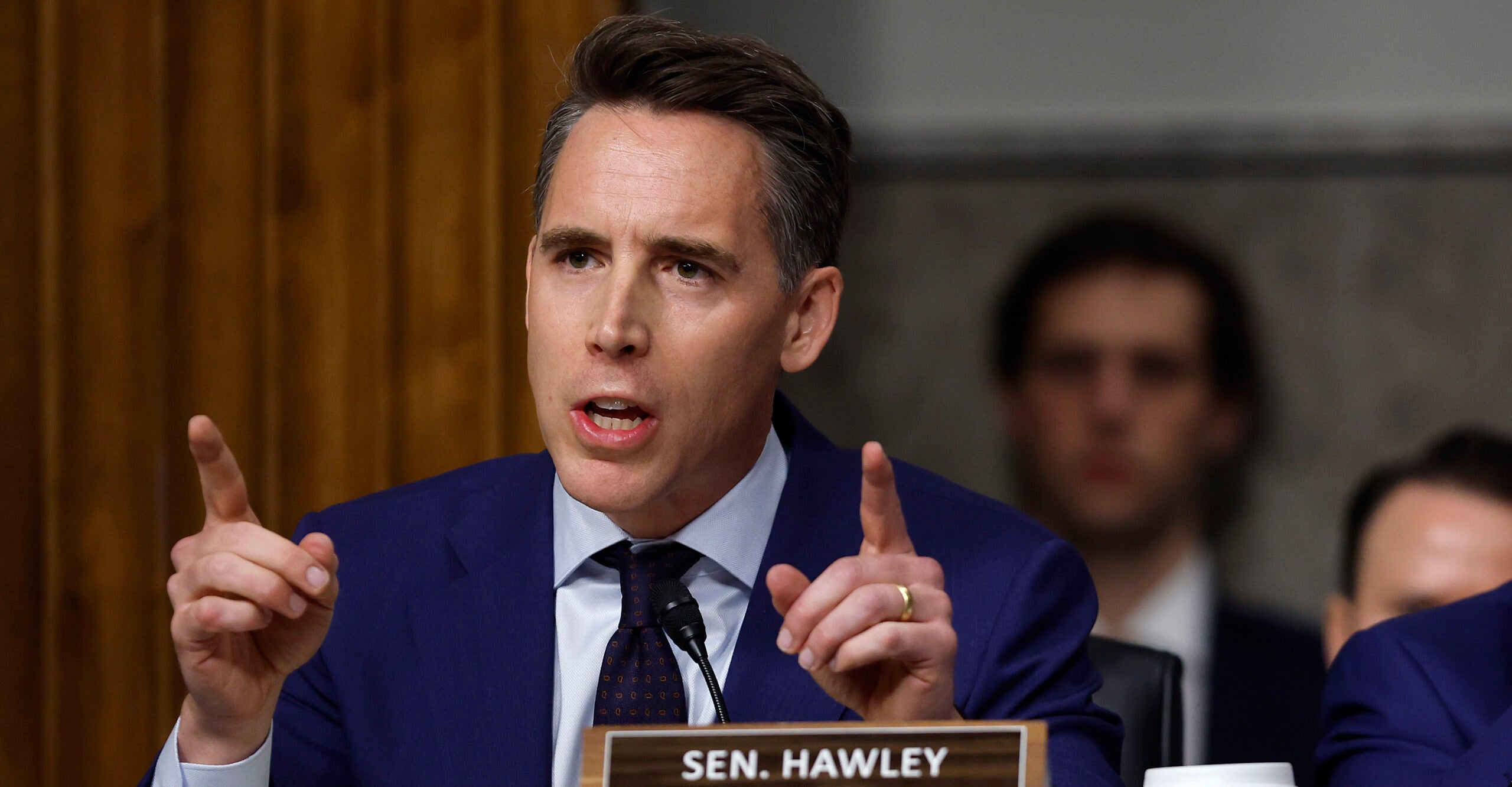 Hawley Renews Call for Inspector General for Ukraine Aid